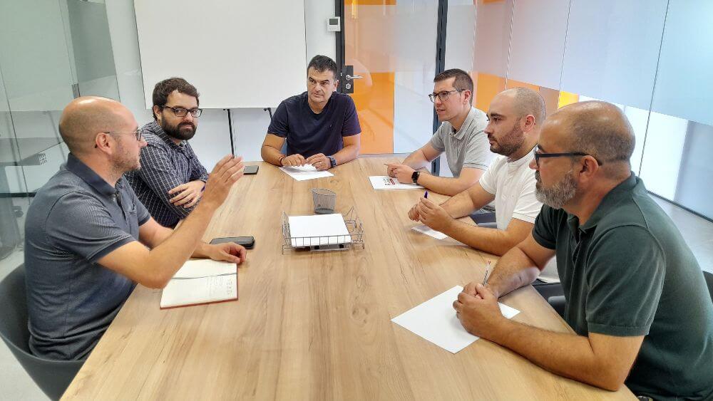 Dictator con reactiva els ports reunidos